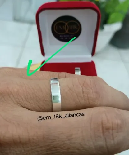 Alianças em Prata com gravação dos Nomes dentro 