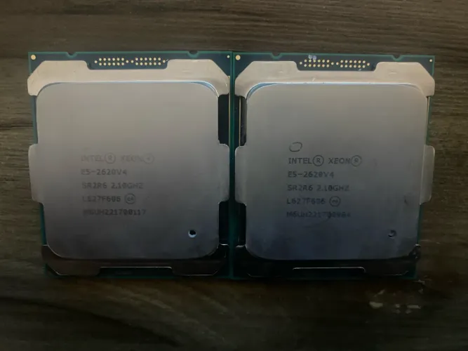 2x Processadores Intel Xeon E5-2620V4 - SR2R6 2.10GHz