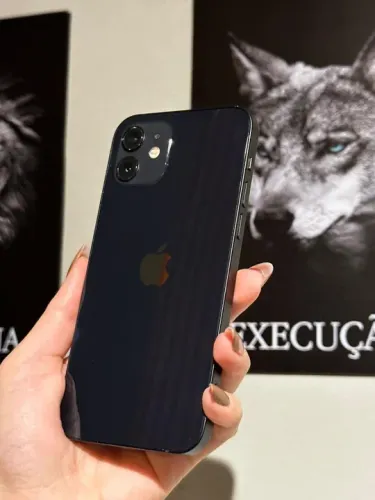 **iPhone 12 64GB (Seminovo)**