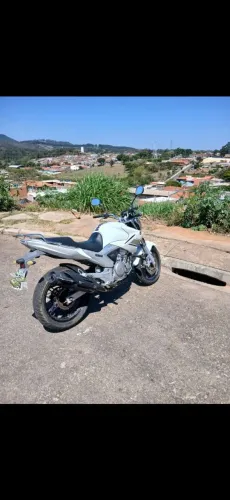 Moto usada pra ida e volta do trabalho 