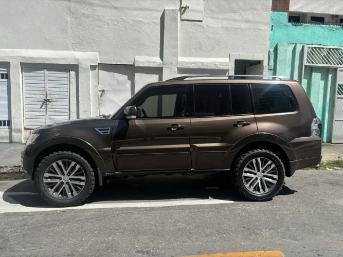 Pajero Full Legend Edition