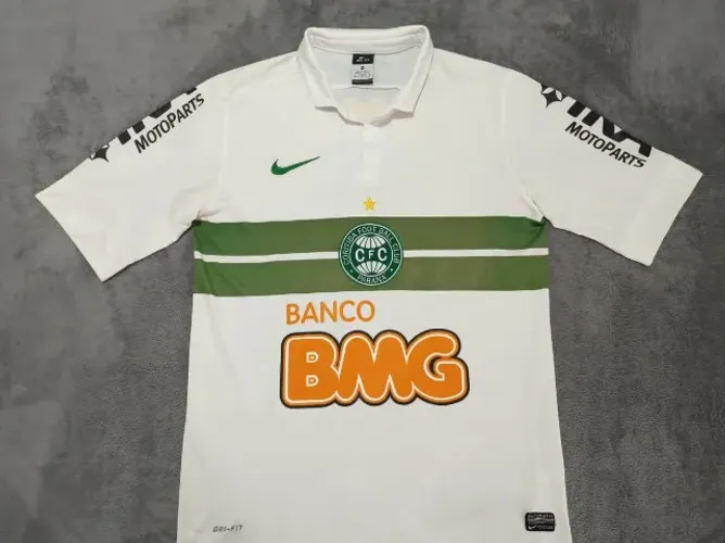 Camisa Oficial Coritiba Nike 2012, tamanho M (51x74cm). Excelente estado!