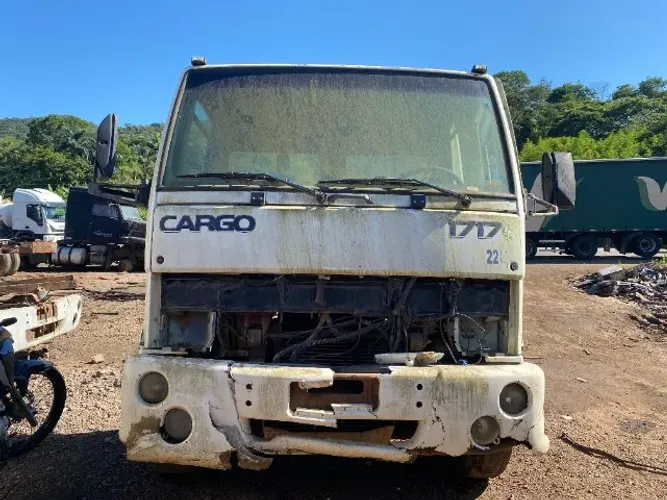 Cabine Completa Ford Cargo 1717 1722 1517 4532 2422 2428