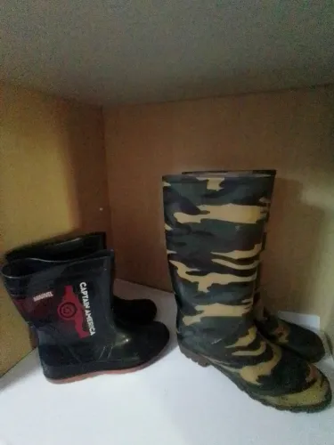 Bota de chuva Infantis - Capitão América e Camufladas
