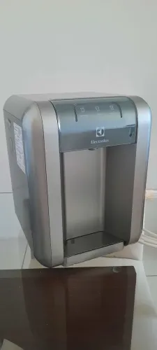 Purificador de água Eletrolux com filtro novo na caixa