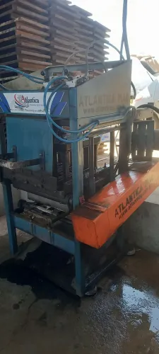 Máquina pneumatica para blocos de concreto 