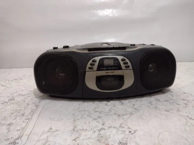 Rádio toca fita