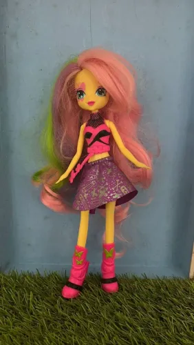 Equestria Girls Fluthershy - My Little Poney Hasbro