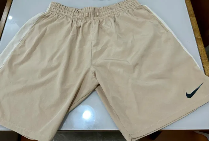 Shorts Nike Bege