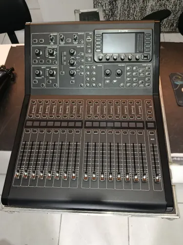 Midas M32 + Stagebox DL32 COM garantia