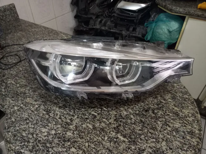 Farol bmw 320i 2017 