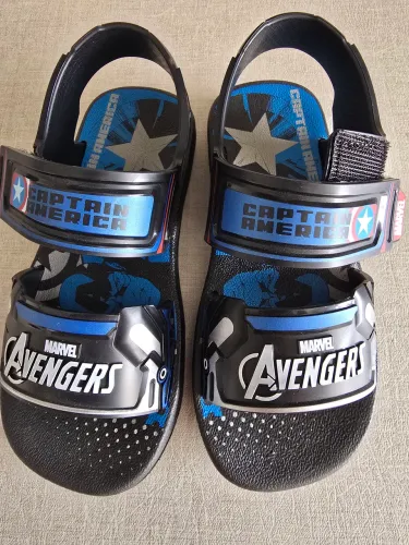 Sandália infantil Avengers