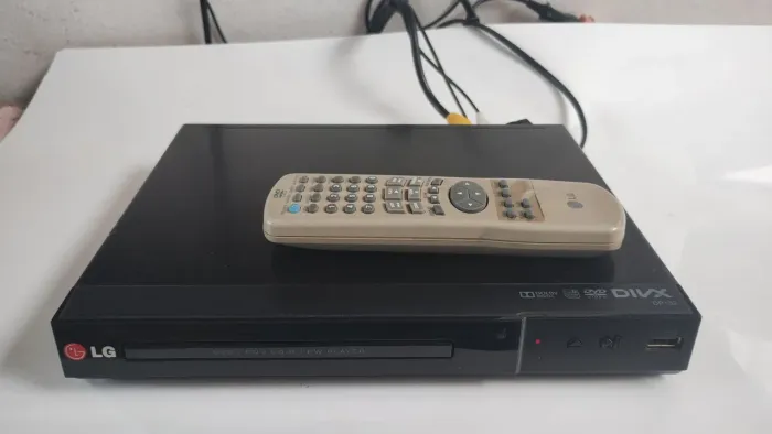 DVD PLAYER LG pequeno <br><br>Modelo: DP132 