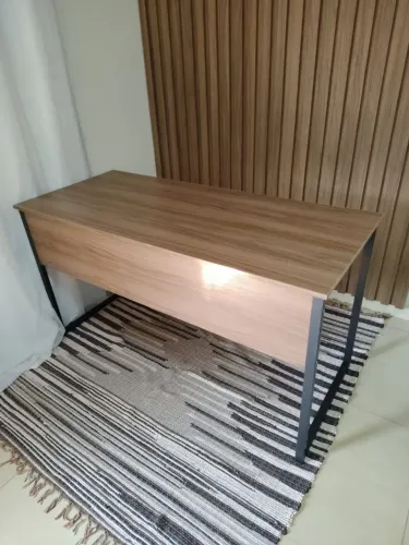 Mesa Industrial Home office e para Estudo 100% MDF base em aço modelo Reta