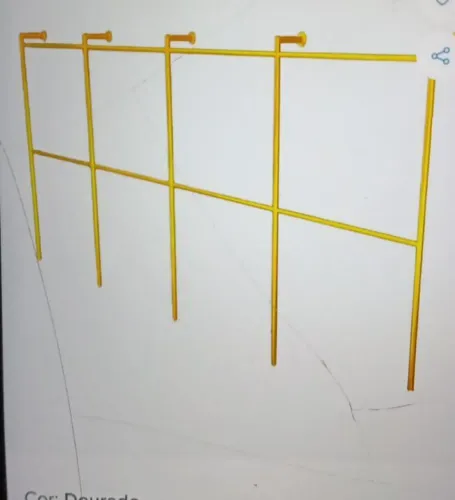 Arara de roupas preta. Com um vão pra vestido longo  6 meses de uso 