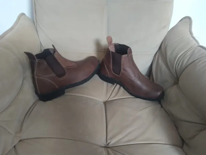 Botas de Couro Marrom - Conforto e Estilo