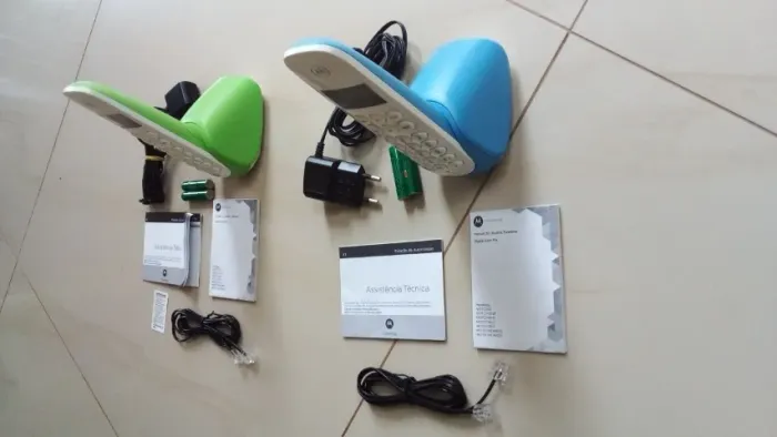 Telefone Digital sem fio Motorola na cor azul.
