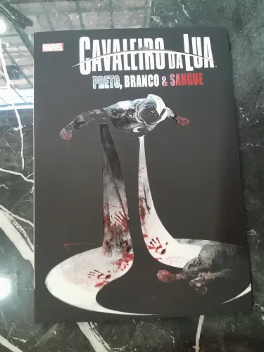 Cavaleiro das Lua Preto,Branco e Sangue