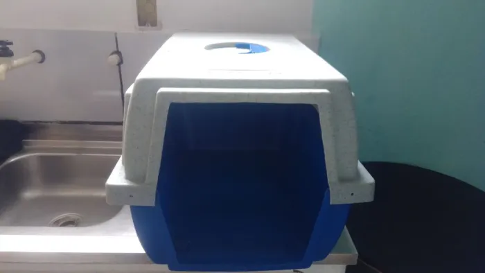 Casinha de cachorro azul, média!