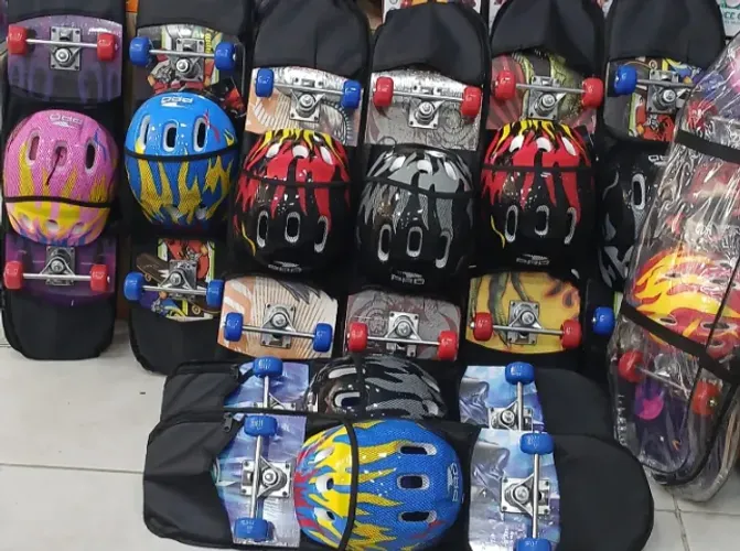 Skate Infantil Completo Acompanha Capacete Cotoveleira E Joelheira