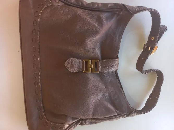 Bolsa de Ombro em Couro Marrom Elegante