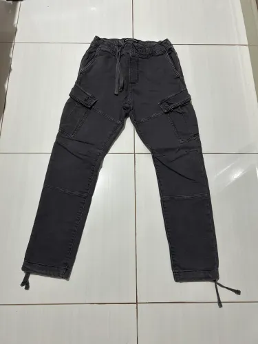 Calça Cargo, preto(Cotton On).