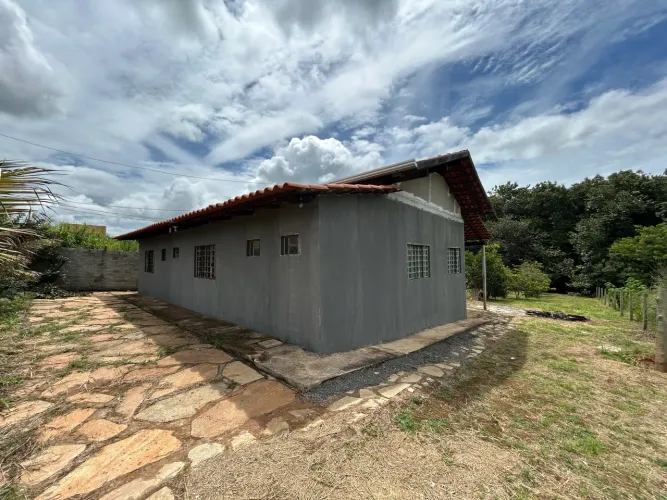 Chácara com nascente atrás do DAIA
