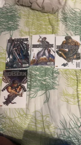 Berserk Manga- Volumes 1, 3 (abertos) + 2, 4 (lacrados) - Panini BR 
