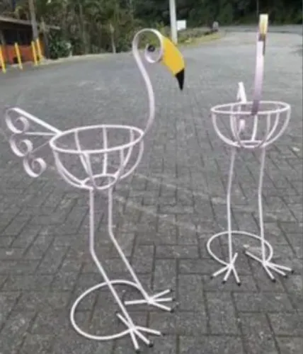 Par de Vasos de Planta Flamingo em Metal