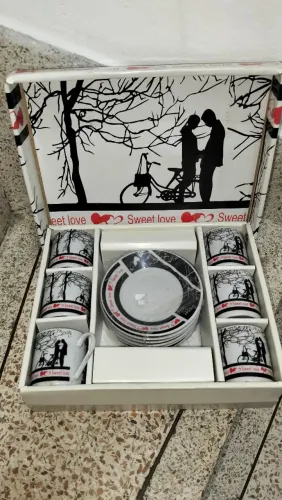 Conjunto de Xícaras com pires 12 peças NOVO