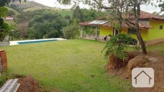 Ótima chácara de 4.000 m² há 5 minutos da cidade de Itatiba, à 80 km de São Paulo.