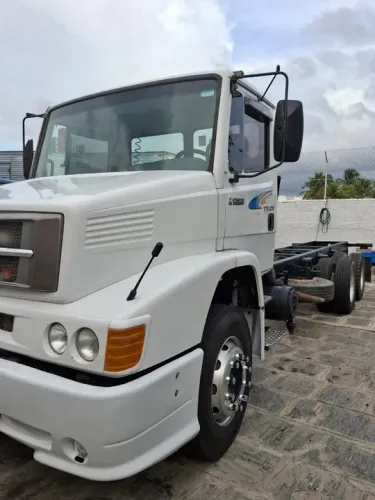 Caminhão Mercedes Benz 1620 - 2006