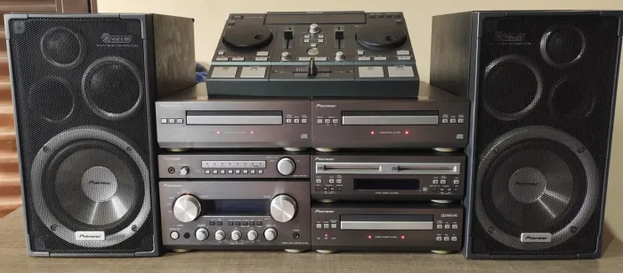 Aparelho som Pioneer SX-R99 com mesa DJ