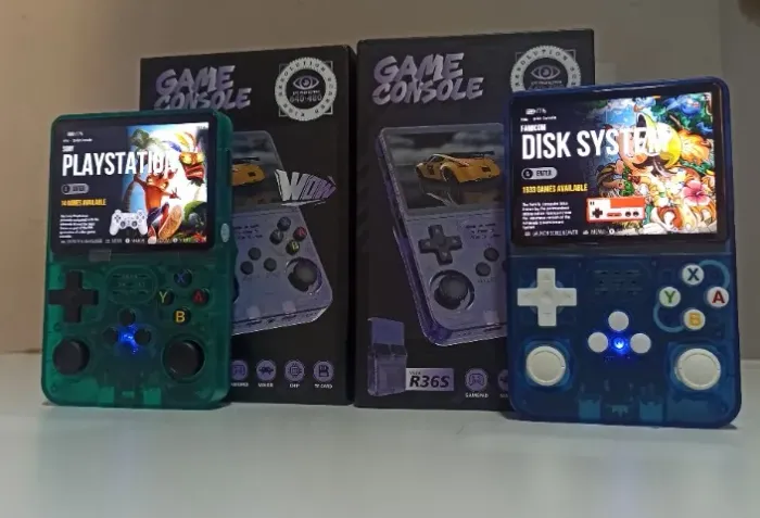 Video Game Portátil R36S com 64Gb ROM e 1Gb RAM, 21.495 Jogos, aceito cartão.