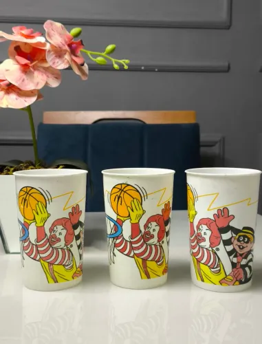 Copos plásticos Ronald MC Donald's anos 90