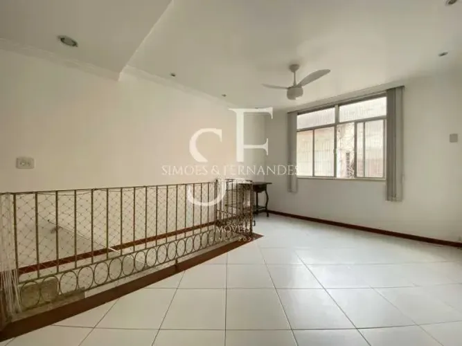 Tijuca - Rua General Roca - Apartamento tipo casa duplex em vila, 2 quartos, 2 salas, 2 ba
