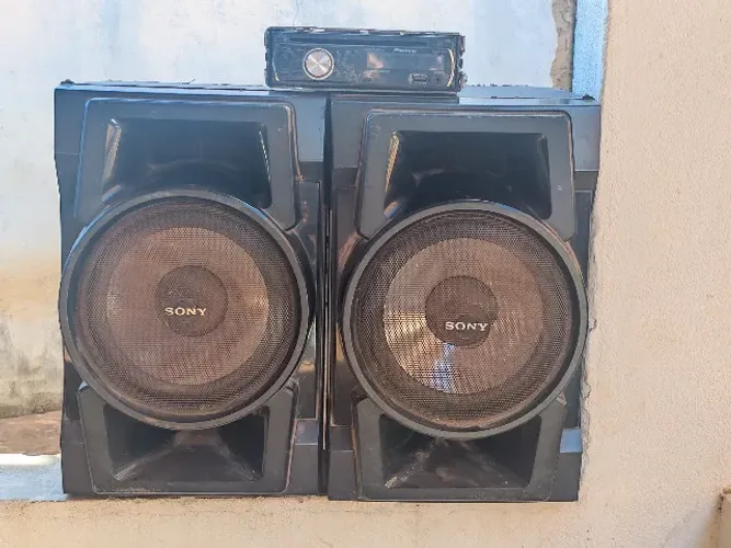 Conjunto Som Completo: Par de Caixas Sony SS-GTR88 + Toca CD Pioneer DEH-2250UB (USB/AUX)