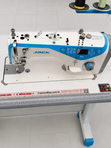 Máquina reta eletrônica jack novíssima