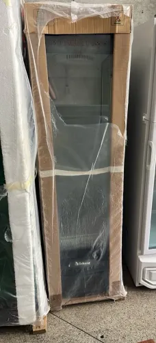 Cervejeira slim Gelopar porta de vidro 228 litros