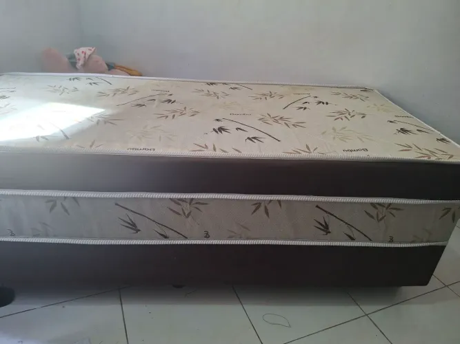 Cama de solteiro conjugada