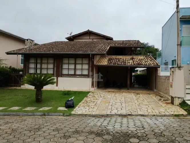 Ref.:165l Casa em Condomínio com 600 m² em ParaibunaSP