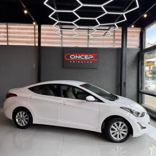 Hyundai Elantra GLS 2.0 16V Flex Aut. 2015
