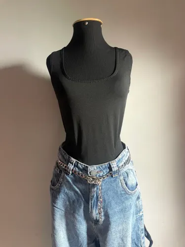 Body preto cavado