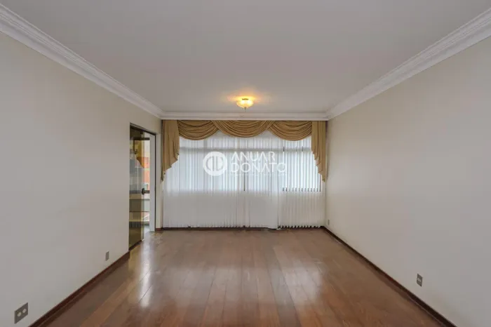 Apartamento à venda no Centro-Sul de Belo Horizonte (Funcionários)  Segurança e conforto