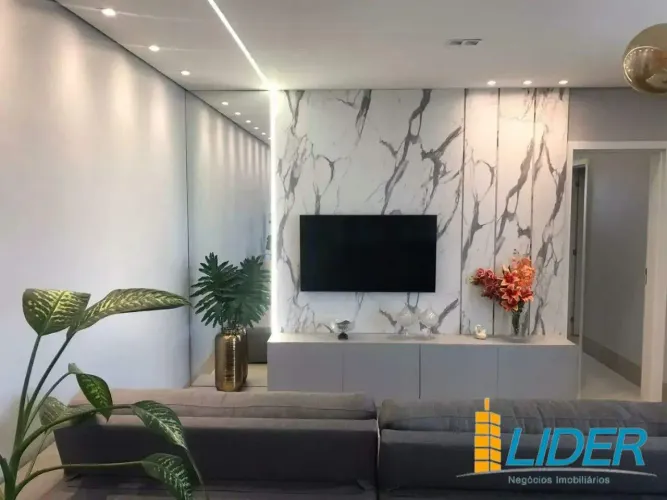 Apartamento à venda, 3 quartos, 1 suíte, 2 vagas, Santa Mônica - Uberlândia/MG