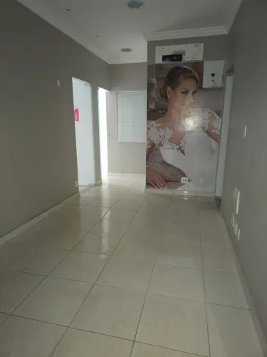 Aluga-se sala comercial ao lado shopping Cachoeiro