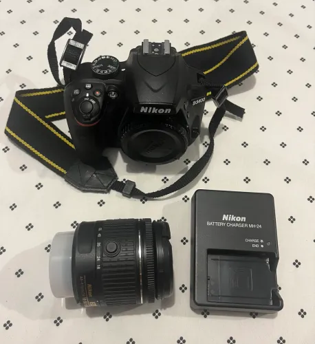 Câmera Nikon D3400 com apenas 1.700 clicks