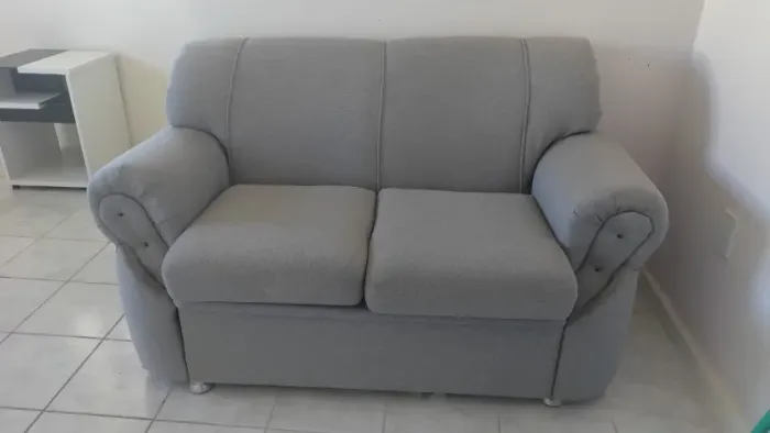 sofá 2 lugares Bom estado.