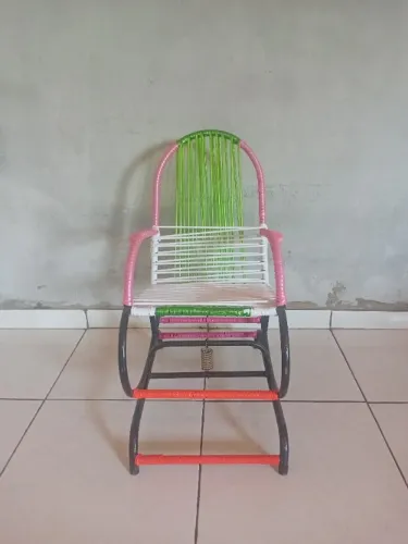 Cadeira de Balanço de Fio Espaguete (Tamanho: Pequena)