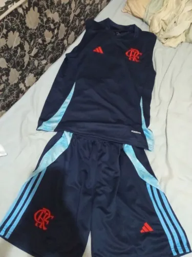 Kit flamengo usado apenas 1 vez